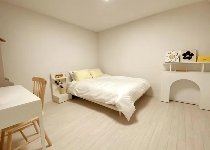 Luxury For Family, Terrace, 3room,2bath,metro 1min