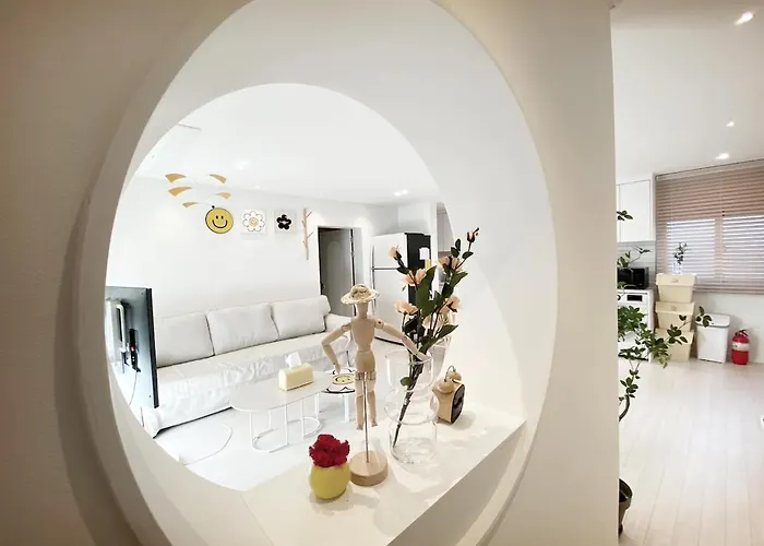 Villa Luxury For Family, Terrace, 3room,2bath,metro 1min Seoul