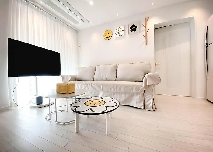 Luxury For Family, Terrace, 3room,2bath,metro 1min