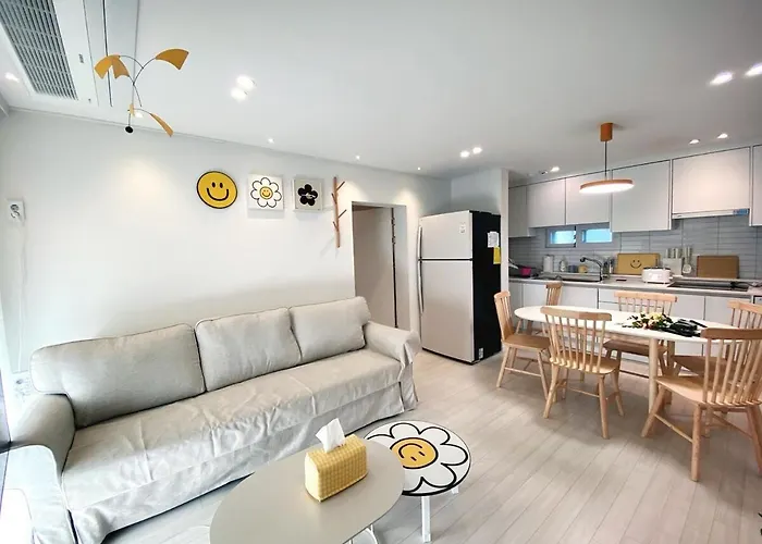 Luxury For Family, Terrace, 3room,2bath,metro 1min Villa Seoul